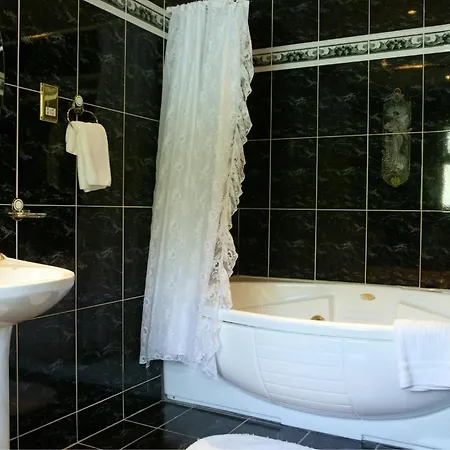 Hanora's And Restaurant